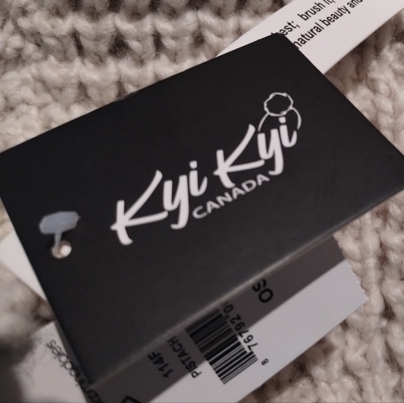 Kyi Kyi Pom-Pom Classic Knit Beanie - Picture 4 of 4